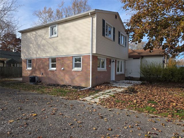 4125 Fifth Street, Frenchtown Township, MI 48166