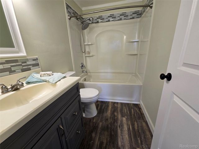 4125 Fifth Street, Frenchtown Township, MI 48166