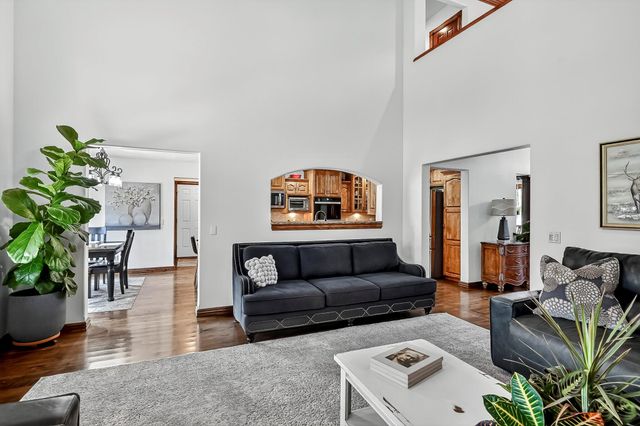 2348 S Farm Road 111, Springfield, MO 65802