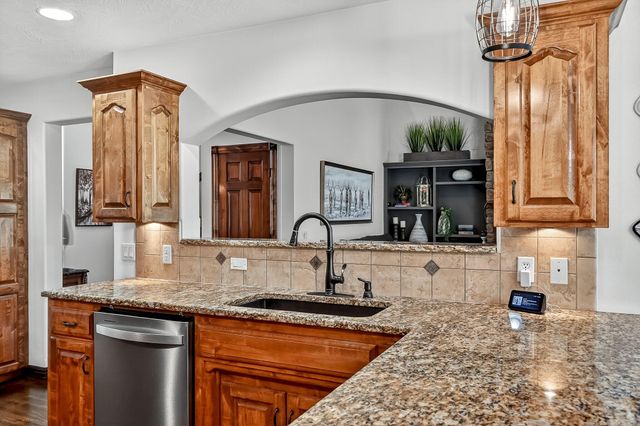 2348 S Farm Road 111, Springfield, MO 65802