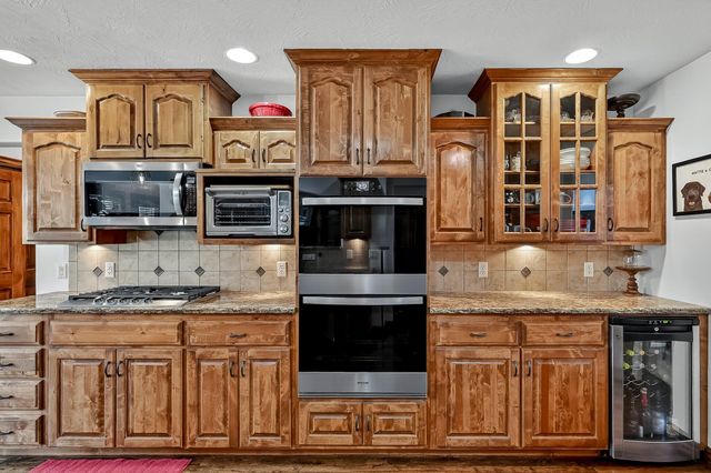 2348 S Farm Road 111, Springfield, MO 65802