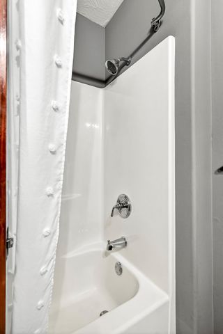 2348 S Farm Road 111, Springfield, MO 65802