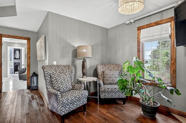 2348 S Farm Road 111, Springfield, MO 65802