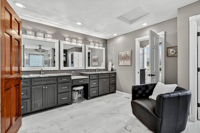 2348 S Farm Road 111, Springfield, MO 65802