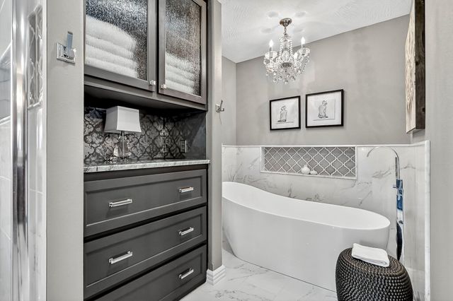 2348 S Farm Road 111, Springfield, MO 65802