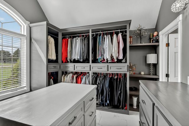 2348 S Farm Road 111, Springfield, MO 65802