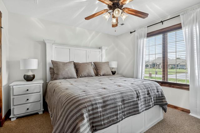 2348 S Farm Road 111, Springfield, MO 65802