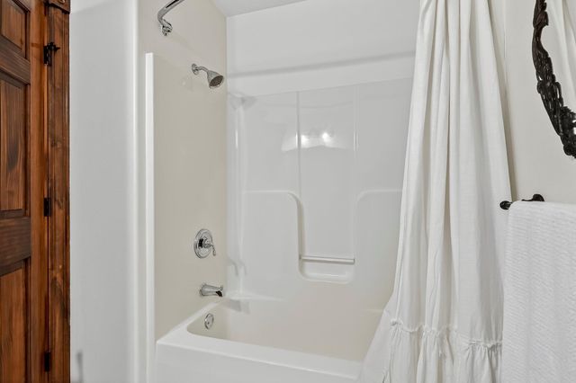 2348 S Farm Road 111, Springfield, MO 65802