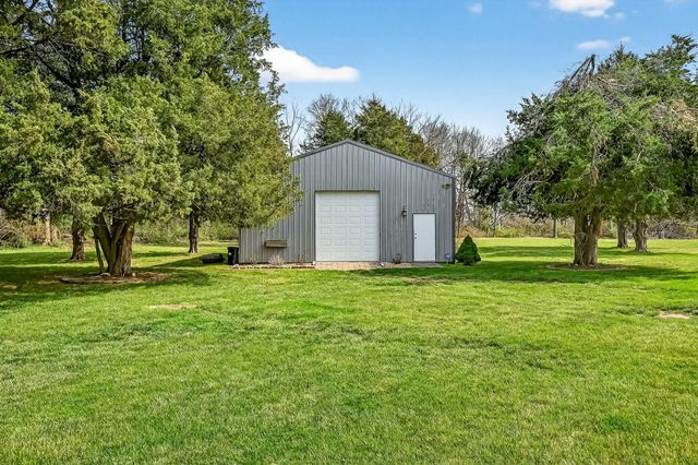 2348 S Farm Road 111, Springfield, MO 65802