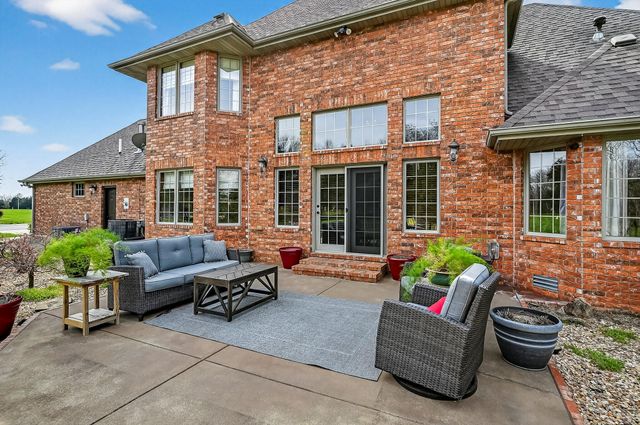 2348 S Farm Road 111, Springfield, MO 65802