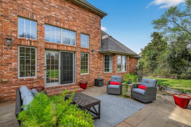 2348 S Farm Road 111, Springfield, MO 65802