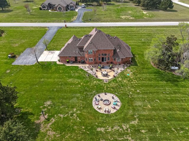 2348 S Farm Road 111, Springfield, MO 65802