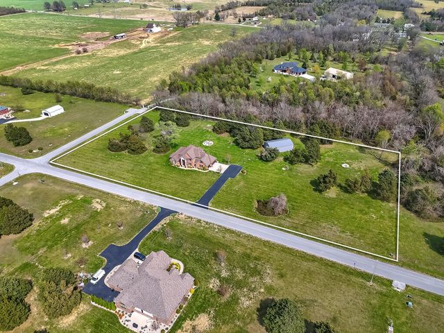 2348 S Farm Road 111, Springfield, MO 65802