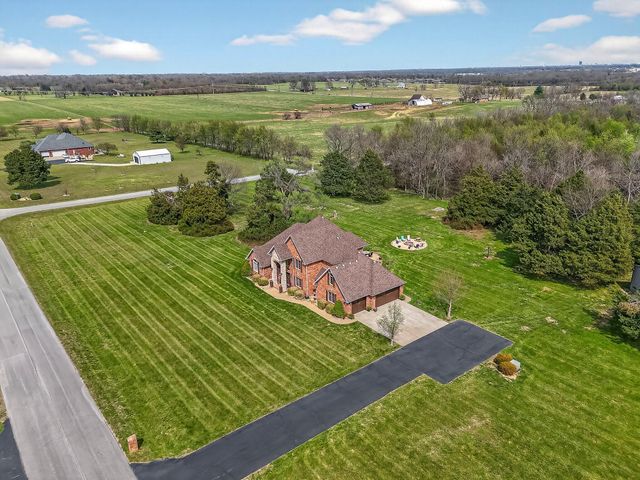 2348 S Farm Road 111, Springfield, MO 65802