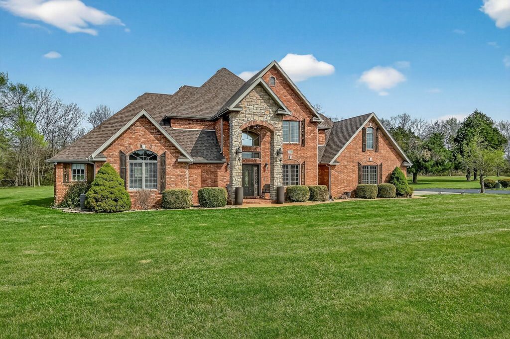 2348 S Farm Road 111, Springfield, MO 65802