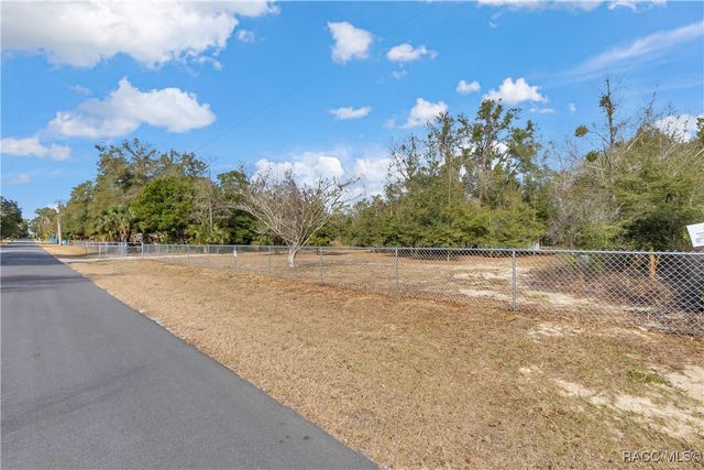 3261 E Oakton Street, Hernando, FL 34442