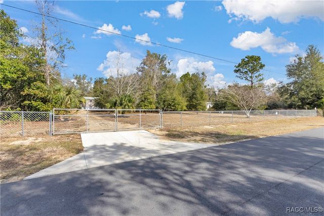 3261 E Oakton Street, Hernando, FL 34442