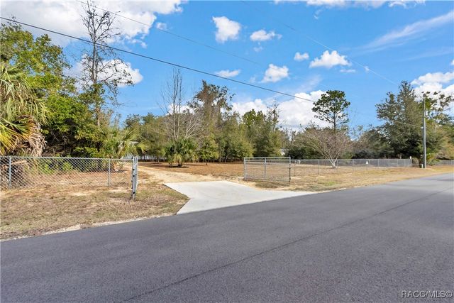 3261 E Oakton Street, Hernando, FL 34442