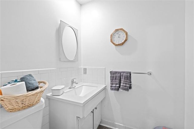 9569 Outlook Drive, Overland Park, KS 66207