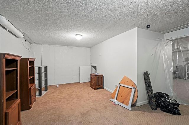 9569 Outlook Drive, Overland Park, KS 66207