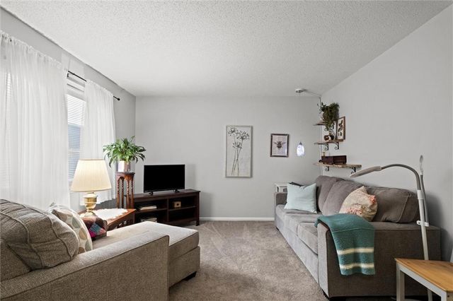 9569 Outlook Drive, Overland Park, KS 66207