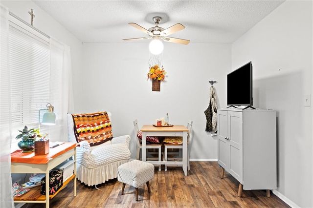 9569 Outlook Drive, Overland Park, KS 66207