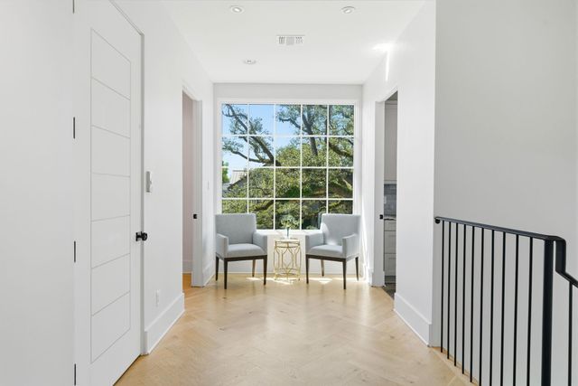 2615 Yupon Street, Houston, TX 77006