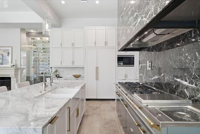 2615 Yupon Street, Houston, TX 77006