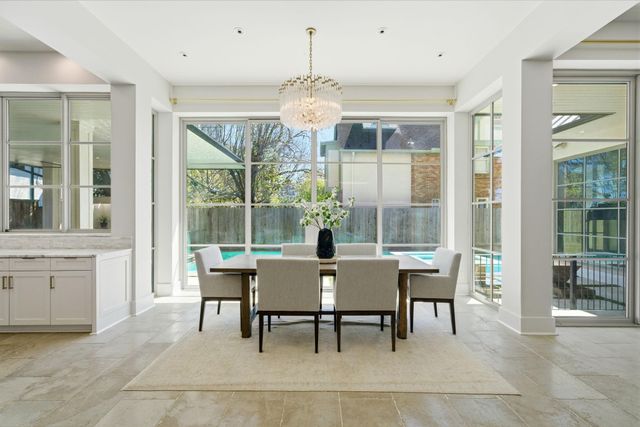 2615 Yupon Street, Houston, TX 77006