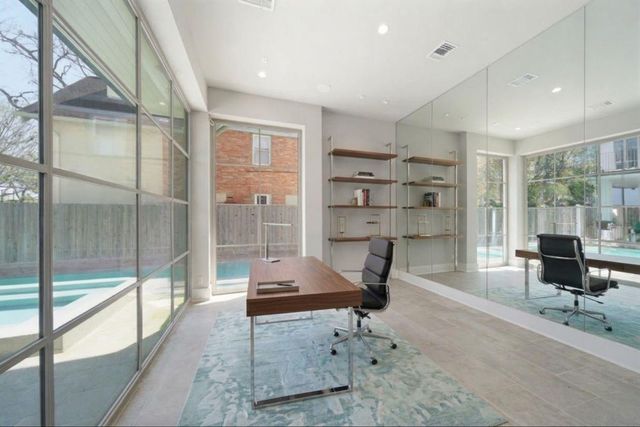 2615 Yupon Street, Houston, TX 77006