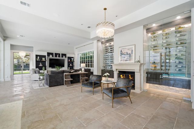 2615 Yupon Street, Houston, TX 77006