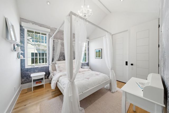 2615 Yupon Street, Houston, TX 77006