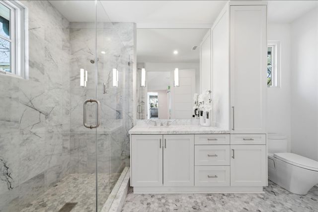 2615 Yupon Street, Houston, TX 77006