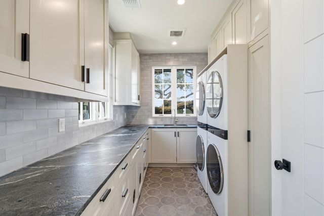 2615 Yupon Street, Houston, TX 77006