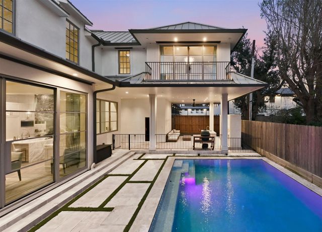 2615 Yupon Street, Houston, TX 77006