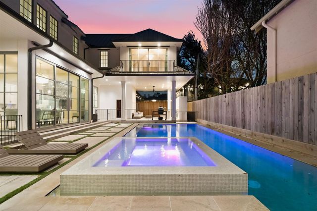 2615 Yupon Street, Houston, TX 77006