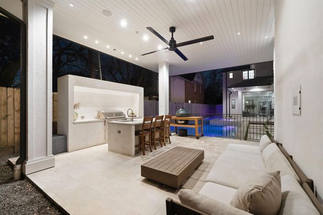 2615 Yupon Street, Houston, TX 77006