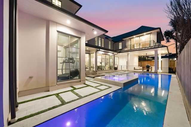 2615 Yupon Street, Houston, TX 77006