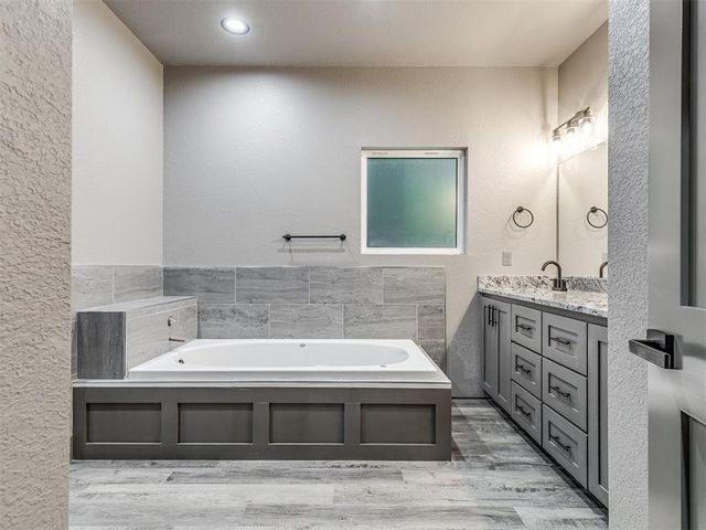 18475 W Lakewood Drive, Park Hill, OK 74451