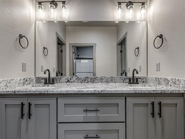 18475 W Lakewood Drive, Park Hill, OK 74451