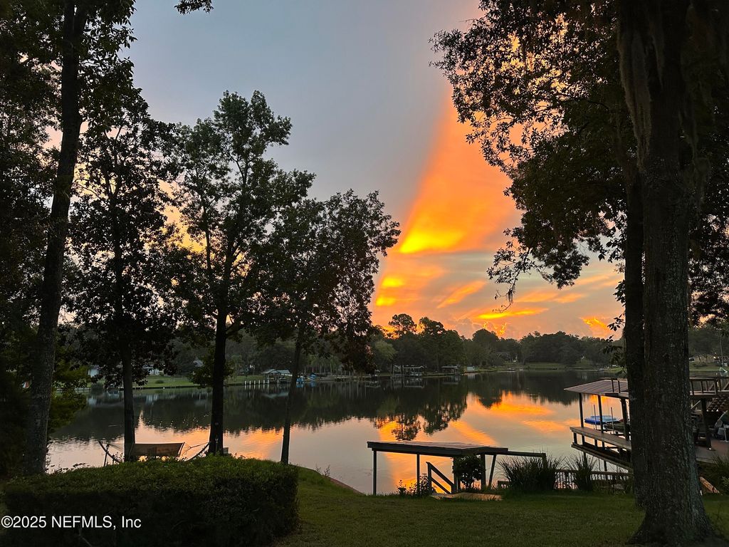 831 ARTHUR MOORE Drive, Green Cove Springs, FL 32043