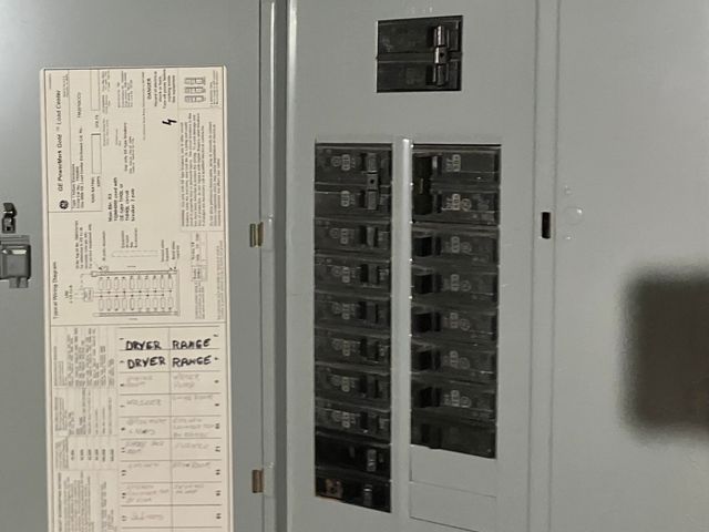 5 Jefferson Avenue, Rochester, NH 03867