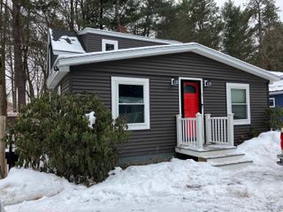 5 Jefferson Avenue, Rochester, NH 03867