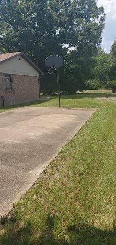 9723 Willow Street, Houston, TX 77088