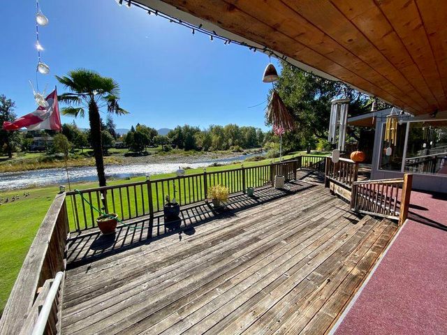 955 SW Rogue River Avenue, Grants Pass, OR 97526