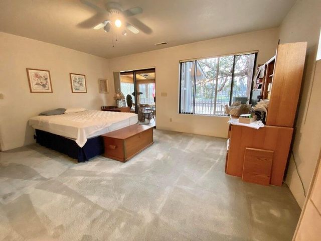 955 SW Rogue River Avenue, Grants Pass, OR 97526