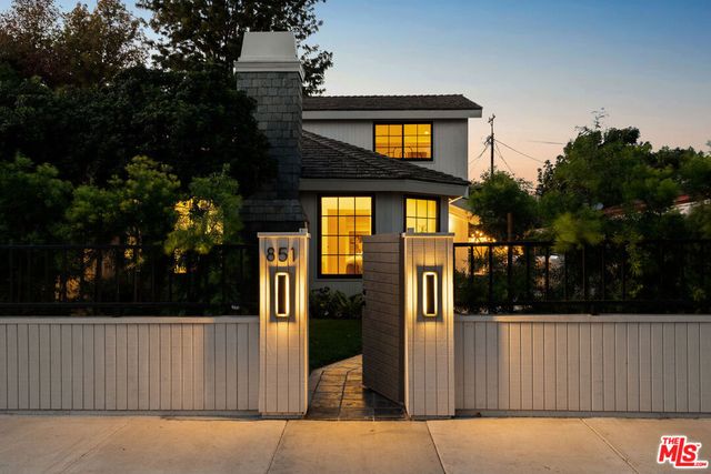 851 Dickson Street, Marina Del Rey, CA 90292