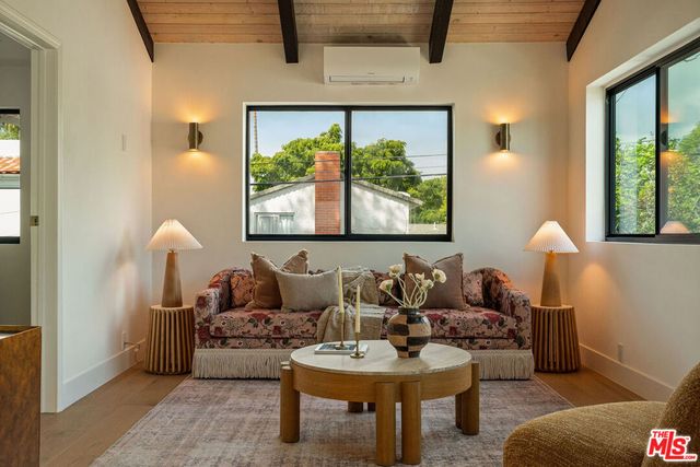 851 Dickson Street, Marina Del Rey, CA 90292