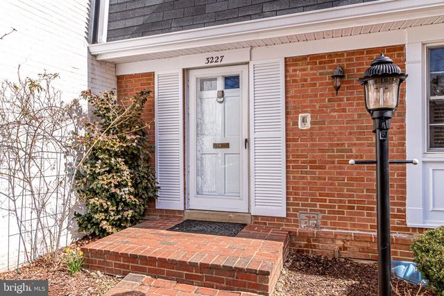 3227 DUNSTER CT, Fairfax, VA 22030