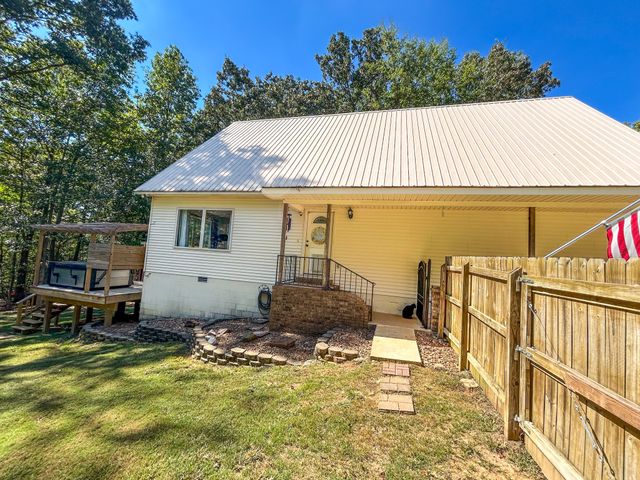 495 Lookout Dr, Huntingdon, TN 38344